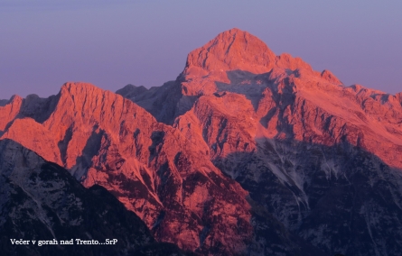 Jesenski večer v gorah nad Trento